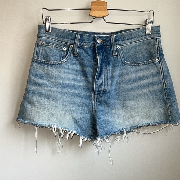 Madwell Relaxed Denim Shorts in Rosemount Wash: Destroyed Hem Edition SZ 27 - Picture 5 of 7